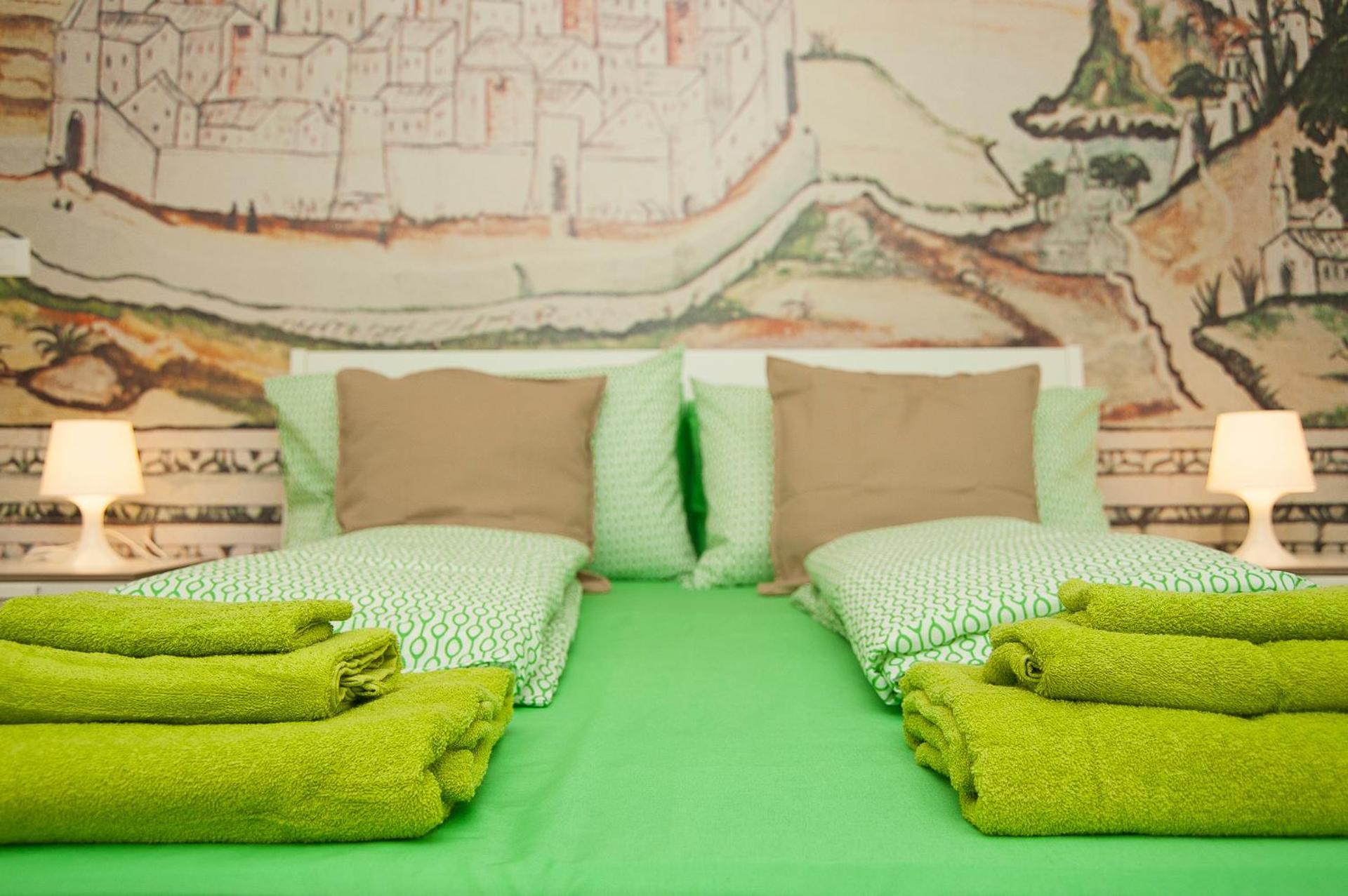 Le Torri Riviera Holiday Албенга Екстериор снимка