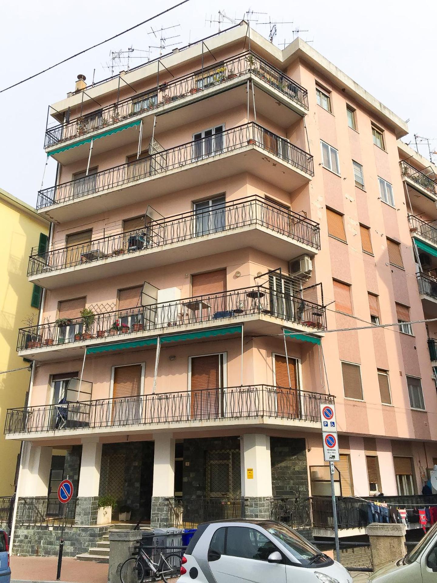 Le Torri Riviera Holiday Албенга Екстериор снимка